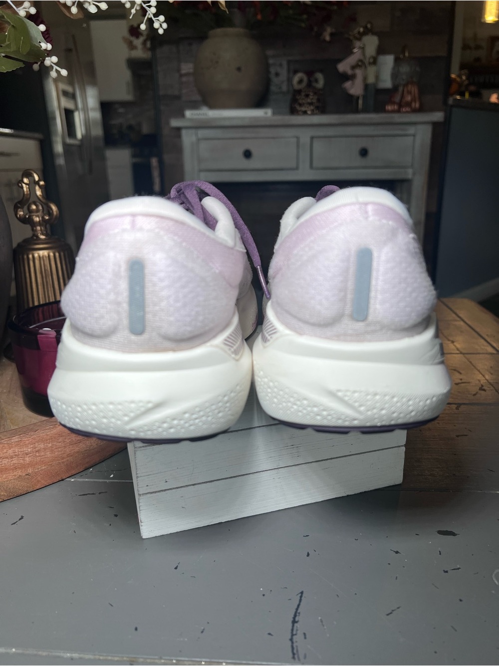 Brooks Women's Lavender Adrenaline Running Shoes Size 9 - Picture 5 of 10